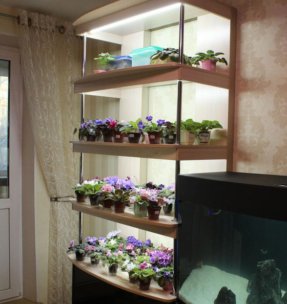 Стеллаж для растений с подсветкой