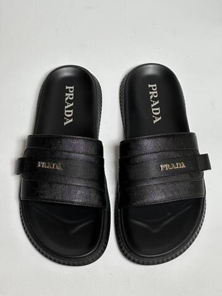 Шлепанцы Prada