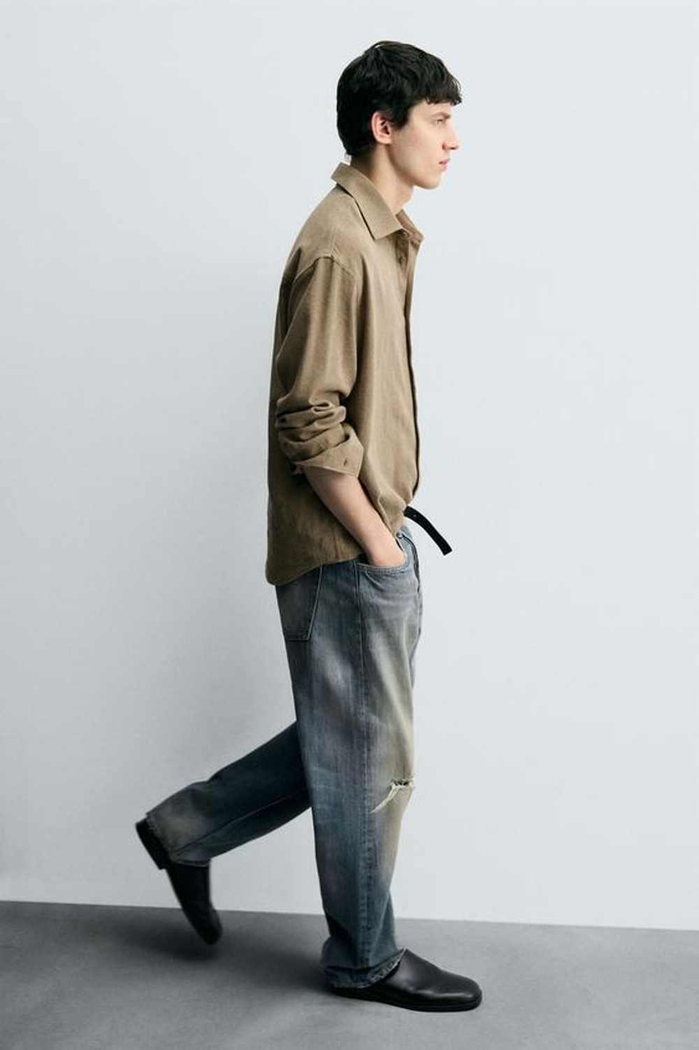 ZARA ДЖИНСЫ ПРЯМОГО КРОЯ STANDARD FIT С РАЗРЕЗАМИ, ВЫЦВЕТШИЙ СИНИЙ