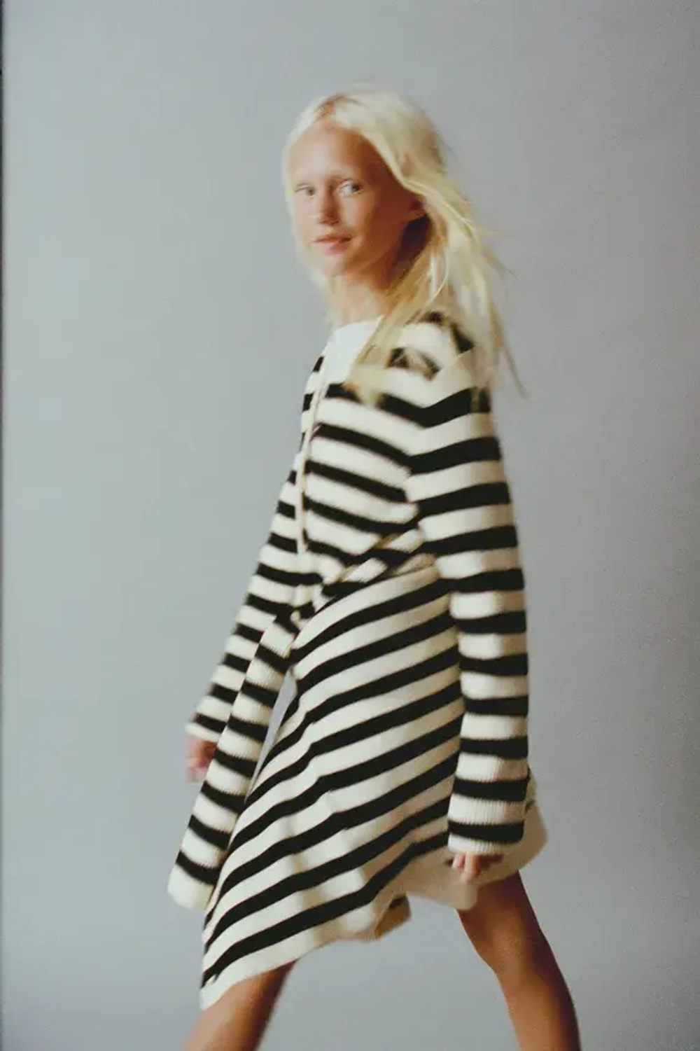 ZARA КАРДИГАН В ПОЛОСКУ С ПУГОВИЦАМИ, ЧЕРНЫЙ