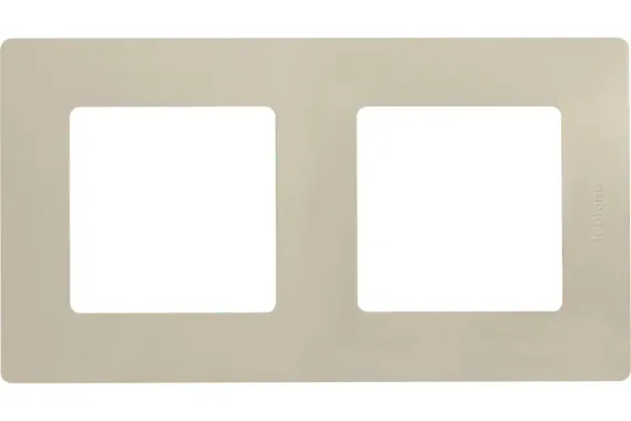 Рамка Legrand Etika 2 постовая слоновая кость 25683