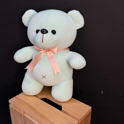 Медвежонок плюшевый с ленточкой