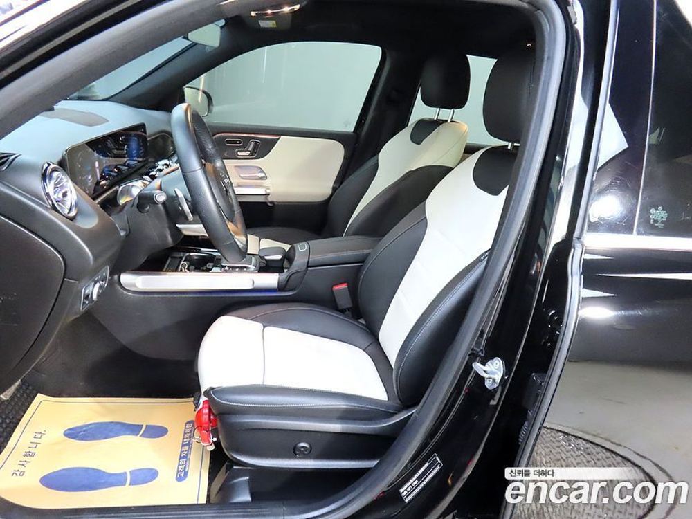 Mercedes-Benz GLB-Class X247 GLB250 4MATIC (06.2021)