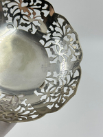 Конфетница посеребренная W E & Co