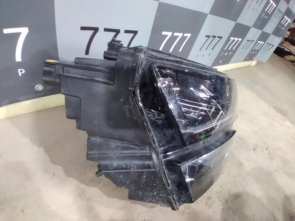 Фара правая LED Skoda Karoq 17-нв Б/У Оригинал 57B941016D