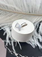 Кольцо серебряное с крупным цирконом