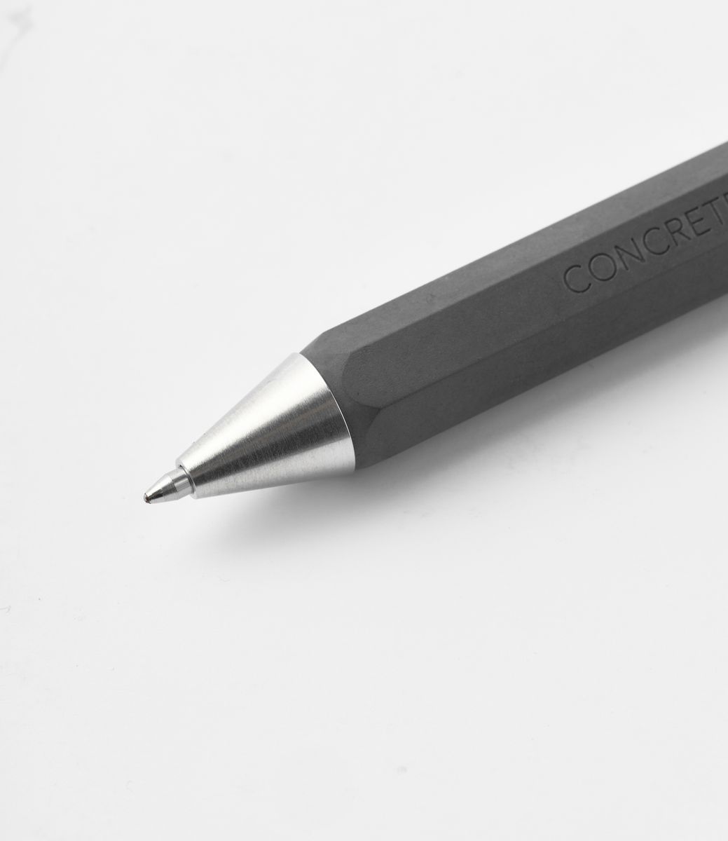 22 studio Seven Ballpoint Pen Dark Grey — ручка из бетона