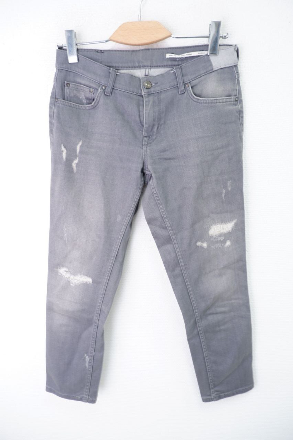 Джинсы Zara  с потертостями 42 размер