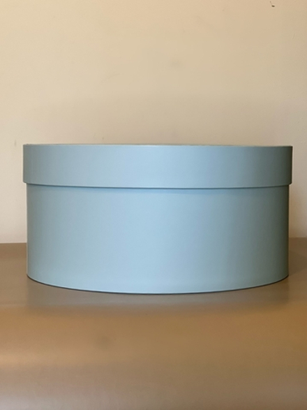Короткая коробка D 32 см . Цвет: Светло  изумрудный  . Розница 550 рублей .
