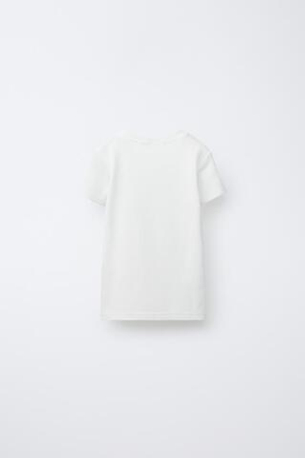 ZARA КОМПЛЕКТ ИЗ ТРЕХ ФУТБОЛОК С КОРОТКИМИ РУКАВАМИ, ЖЕЛТОВАТО-БЕЛЫЙ