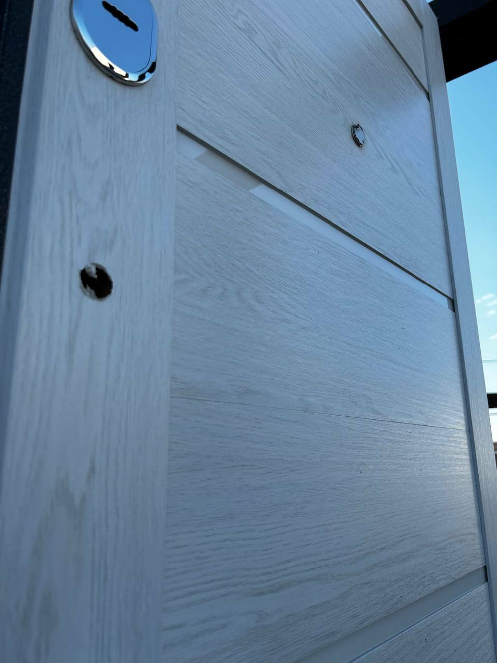 Дверь входная Тайга 9 см Астана милки Царга