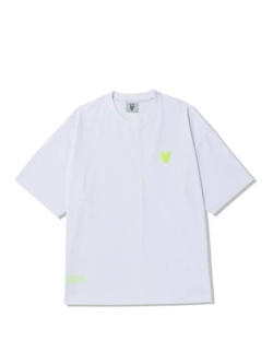 Футболка с логотипом на спине