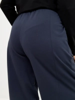 Брюки бананы трикотажные с декоративными швами