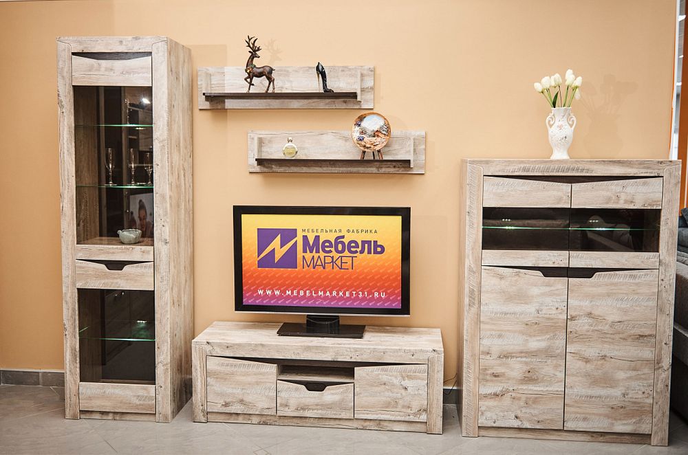 Хилтон витрина №1 правая (без полок)