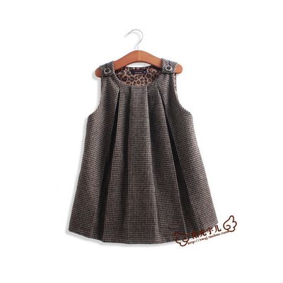Сарафан детский силуэта "трапеция" с клиньями