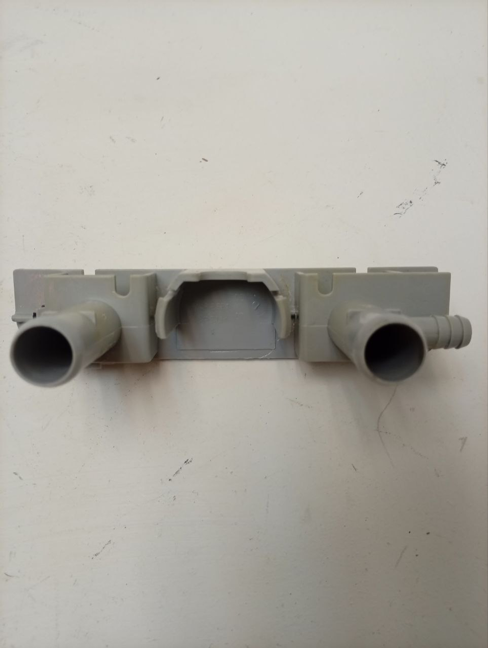 ZWQ5105 кт13 Распределитель воды для стиральной машины Electrolux Zanussi AEG 4071397824 б/у