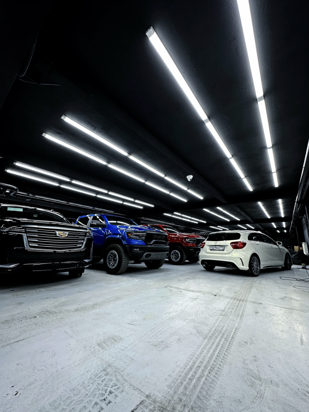 Светодиодный светильник СКС 36Вт, 4000К / 5000К, IP65, 1000x76x76мм для автосервиса и автомойки