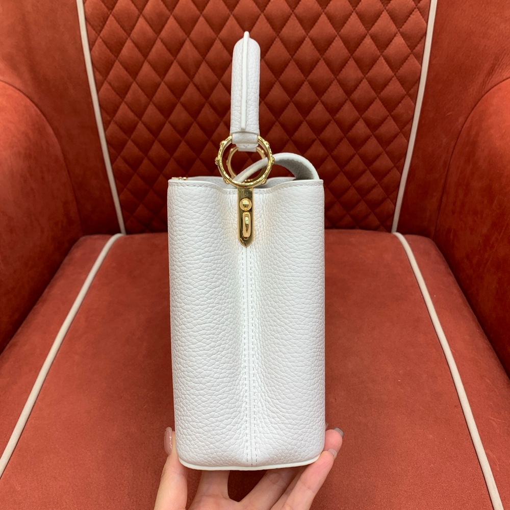 Louis Vuitton Capucines BB