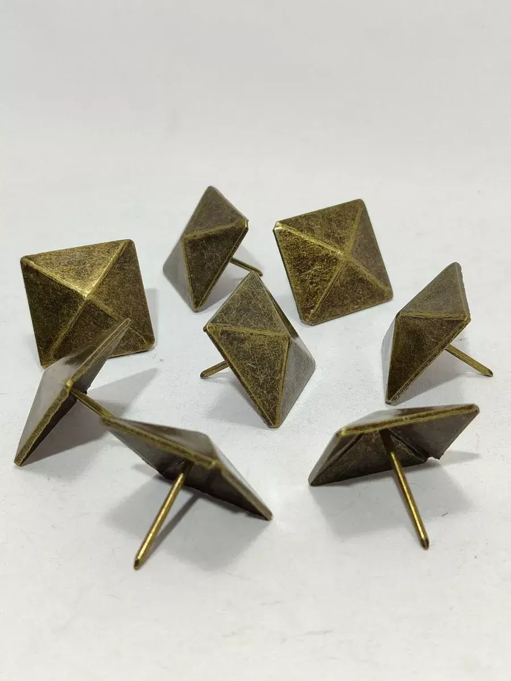 Декоративные гвозди большие для мебели и обивки