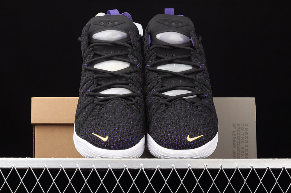 Nike LeBron 18 Lakers