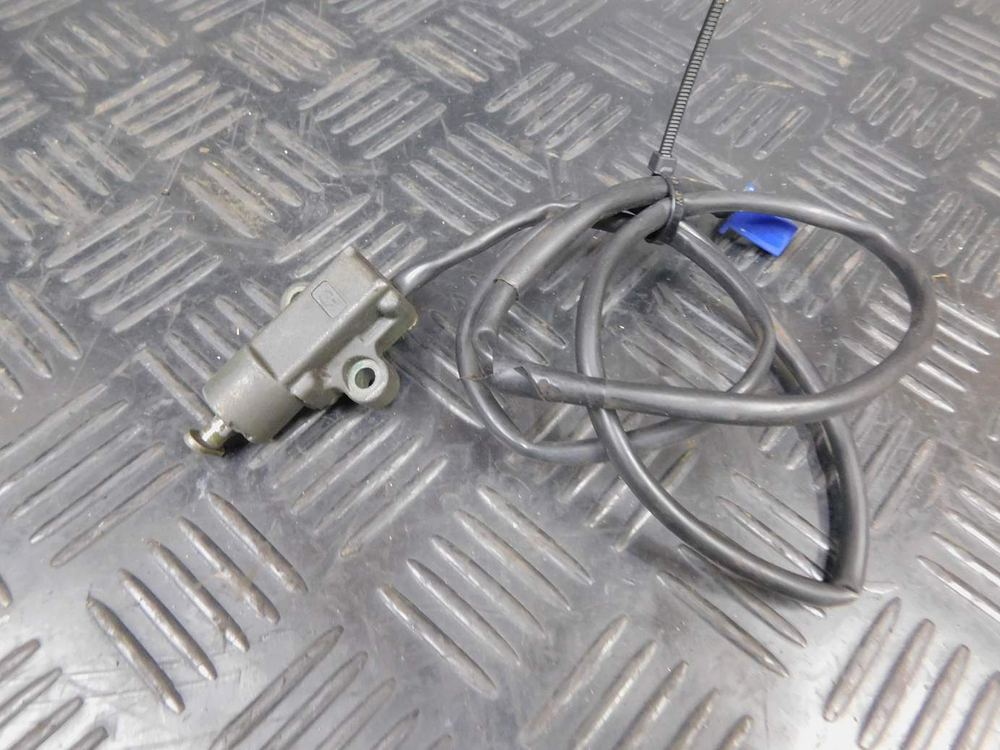 Концевик подножки боковой Kawasaki ZZR 400 98 052958