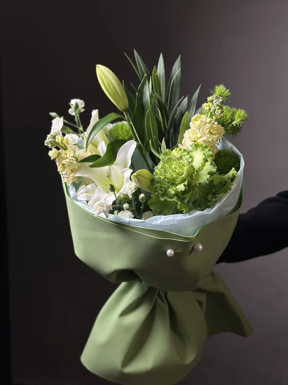 Сборный букет «Зелёная элегантность»