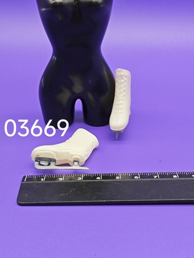 Обувь для куклы Барби винтаж коньки 03669