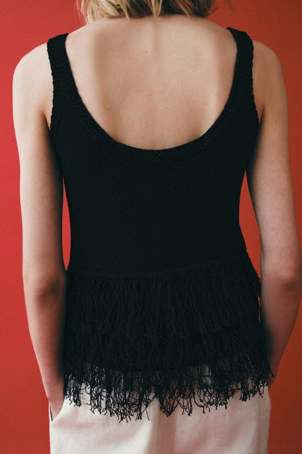 ZARA ТРИКОТАЖНЫЙ ТОП С БАХРОМОЙ, ЧЕРНЫЙ