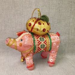 Бисерная ёлочная игрушка Свинка