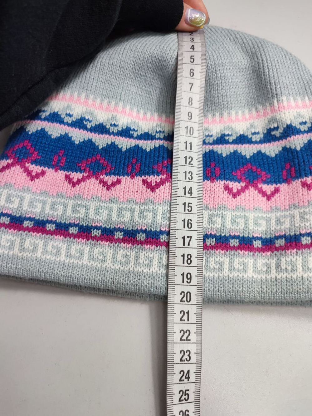 Шапка из акрила