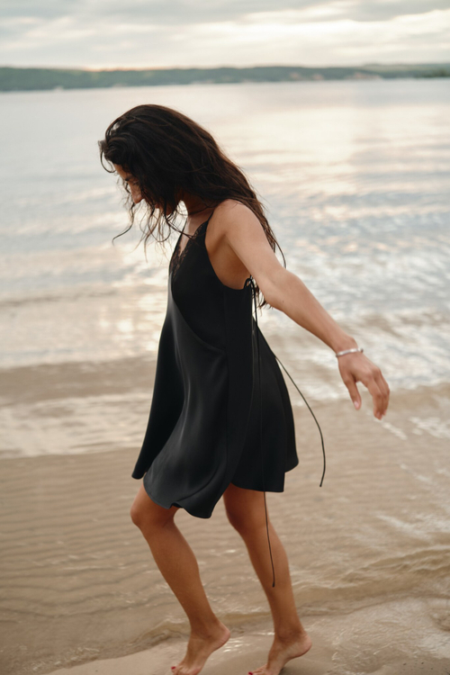 Платье мини с открытой спиной bk