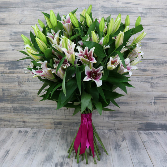 Букет из 15 лилий