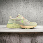 New Balance 993 • Light Green