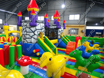 Большой надувной батут "Средневековье" 12*12*5 м