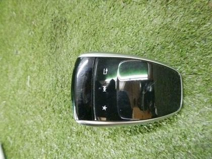 Блок управления магнитолой Mercedes C w205 (14-23)