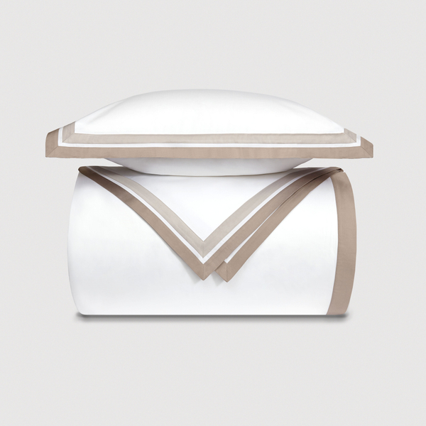 Постельное белье 2 спальное евро макси Сlaire&Caroll Jacqueline белое с бежевым кантом