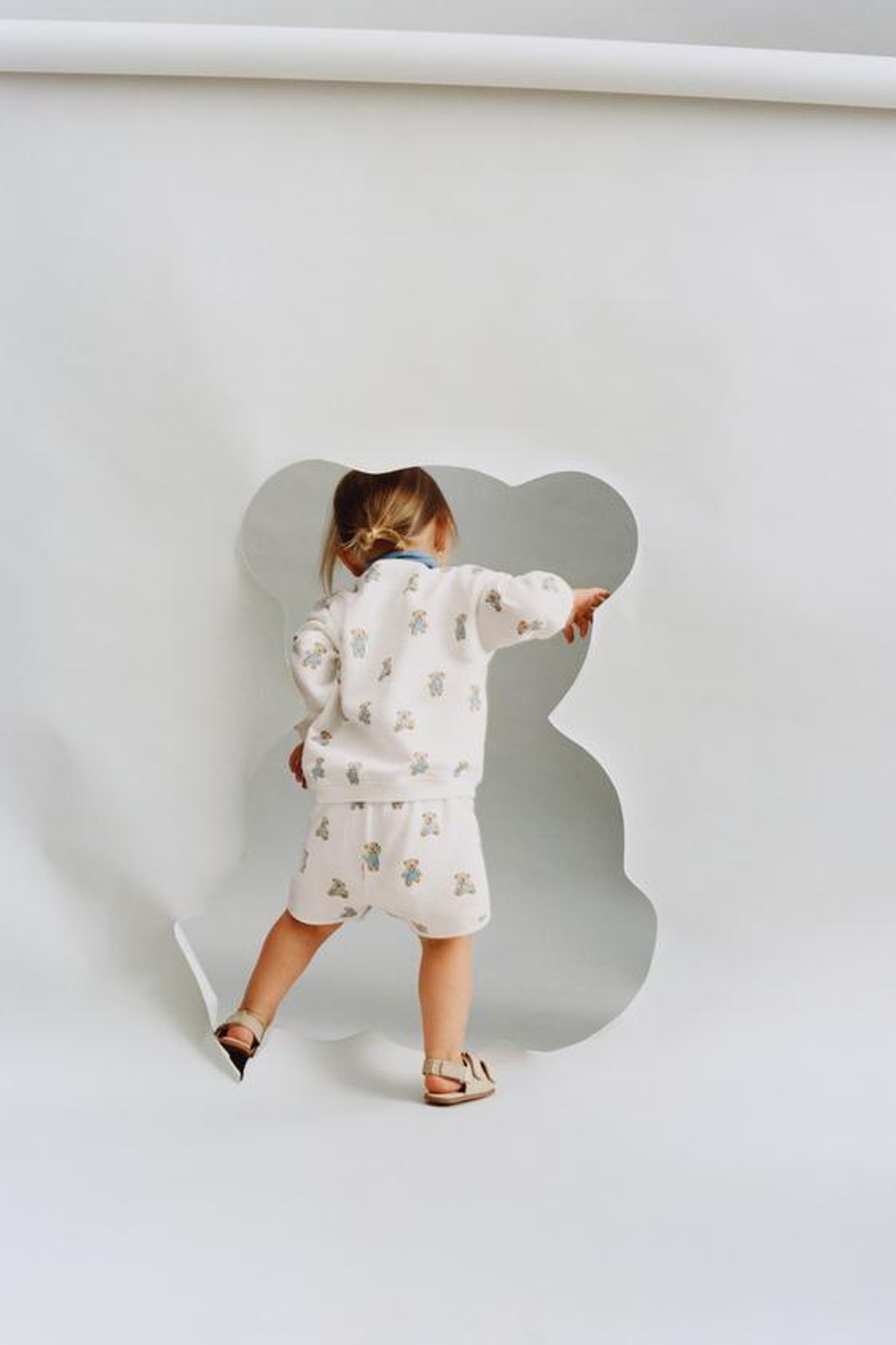 ZARA ТОЛСТОВКА С МИШКАМИ, ЖЕЛТОВАТО-БЕЛЫЙ