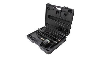 Пробойник гидравлический с насосом 10т (?22, 27.5, 34, 43, 49, 60мм, сталь нерж.-1.6мм, медь/алюм.-3.2мм,ход штока-22мм), в кейсе RockForce##Rock FORCE RF-71002