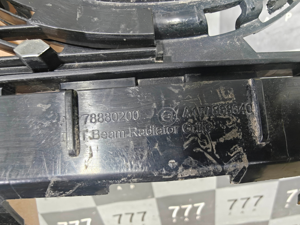 Решетка радиатора Mercedes A-Class (W177) 18-нв Б/У Оригинал A1778806803