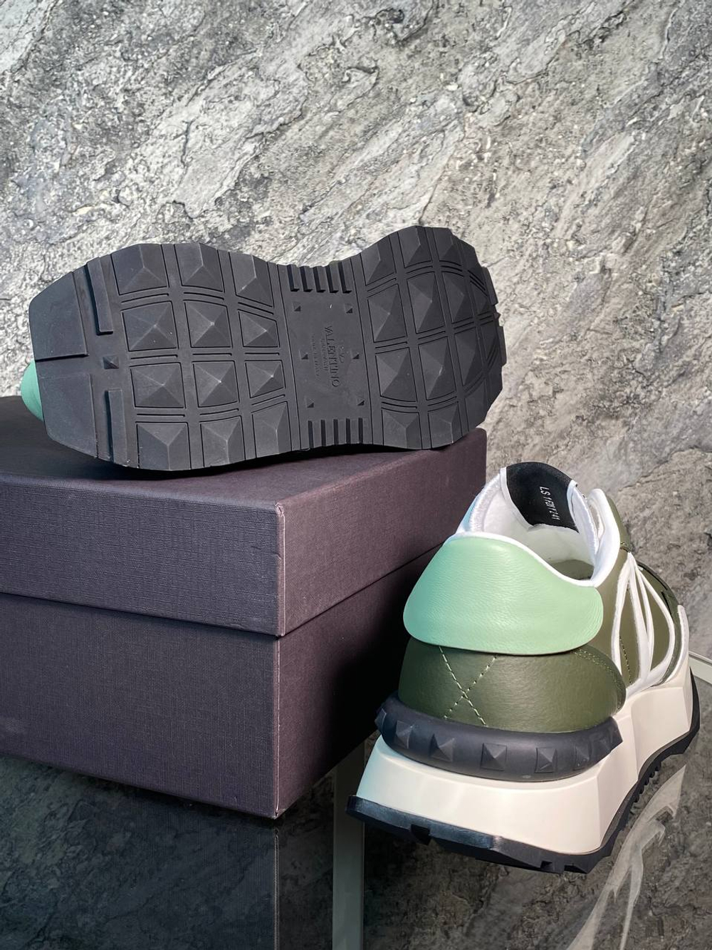 Кроссовки Valentino