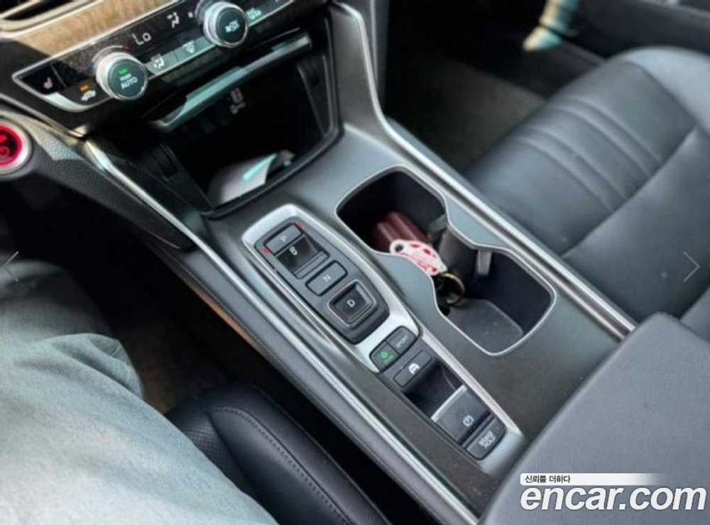 Honda Accord 10 Generation 2.0 Hybrid Touring (12.2019)