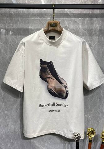 Футболка Balenciaga