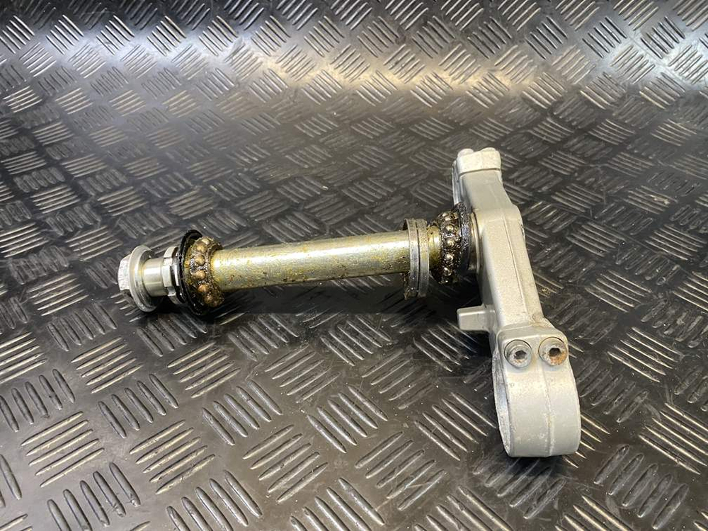 Траверса нижняя Yamaha FJR1300A RP13A 2010