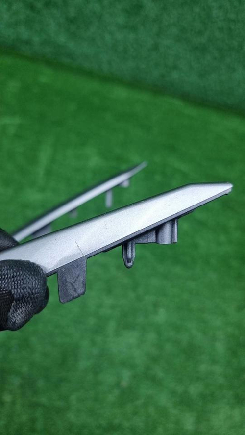 Накладка переднего бампера Toyota Camry xv70 20-нв