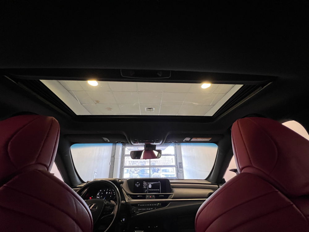 Lexus ES250, 2020 год