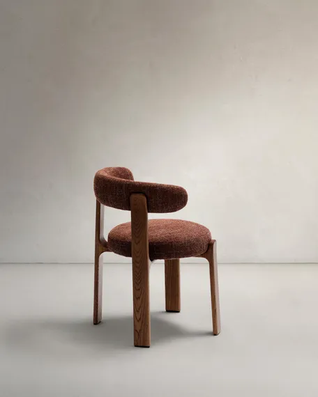 Стул Granite на 4 ножках из коричневого шенилла и массива ясеня в отделке орех