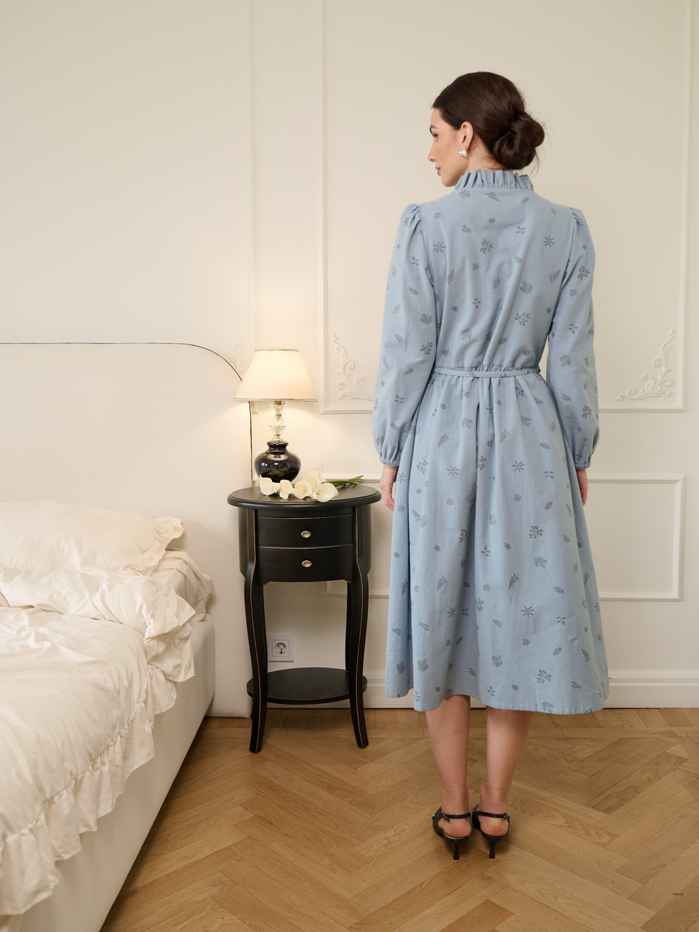 Платье с воротником длинное