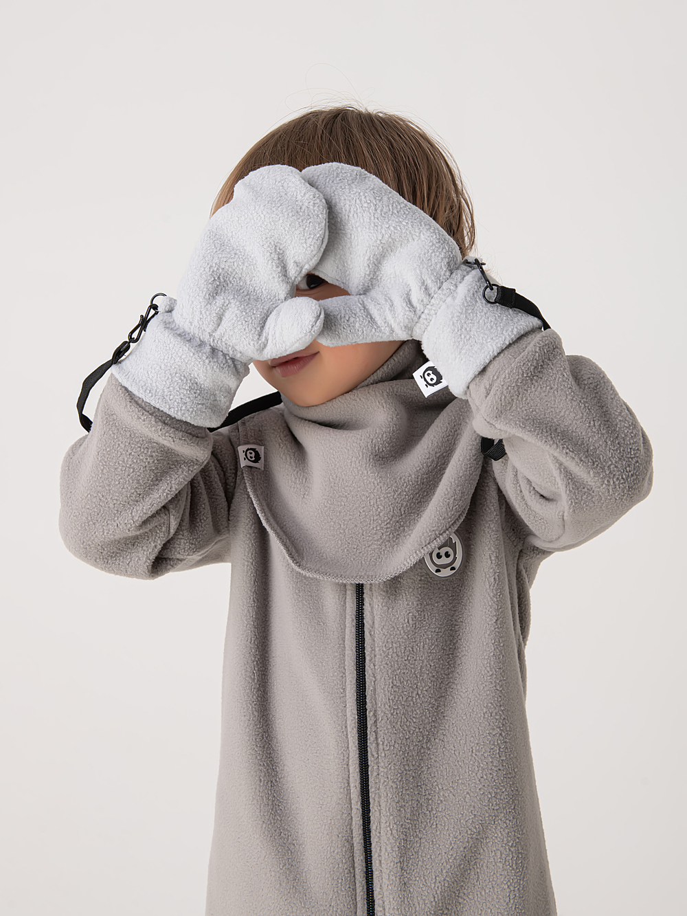 Варежки флисовые на шнурке с карабином "Пепельный"