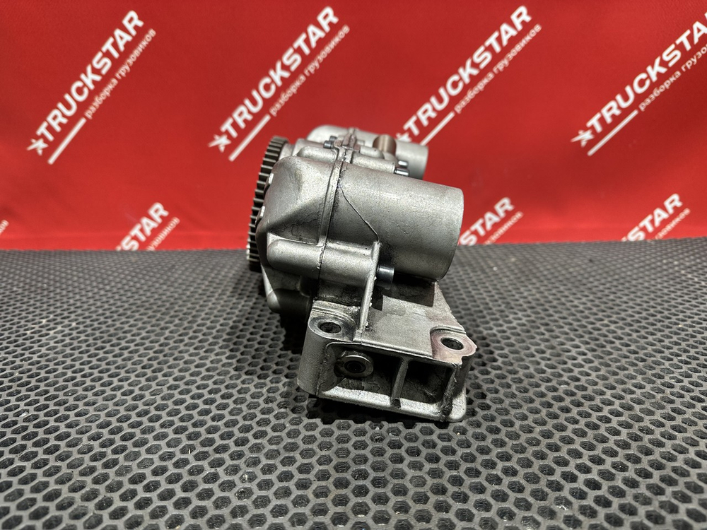 Насос масляный