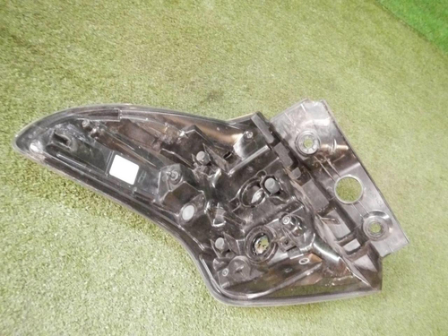 Фонарь правый внешний Toyota RAV4 CA40 (2015-2019)